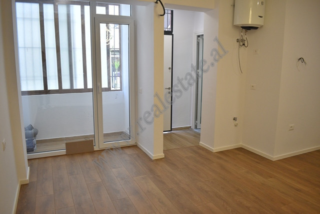 Studio apartment for sale in Jusuf Vrioni street, near Sulejman Delvina street in Tirana.
It is loc